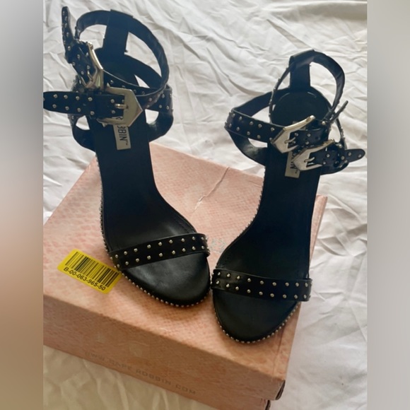 New Cape Robbin Black Off Runway Sandals Size 6 - Picture 4 of 5